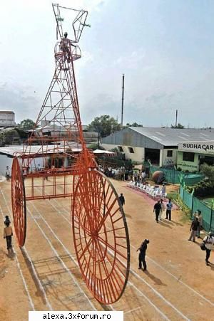 poze haioase cea mai mare bicicleta din lume